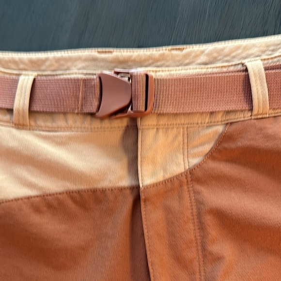 Outdoor Voices shorts size Small - Picture 4 of 6